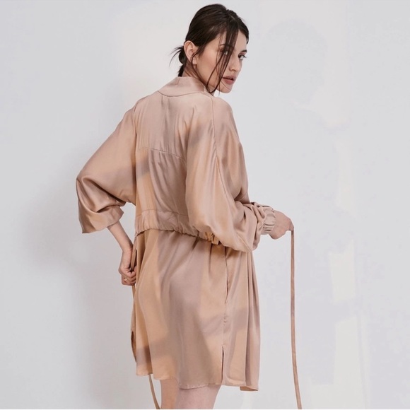Lunya Silk Robe - Picture 4 of 4